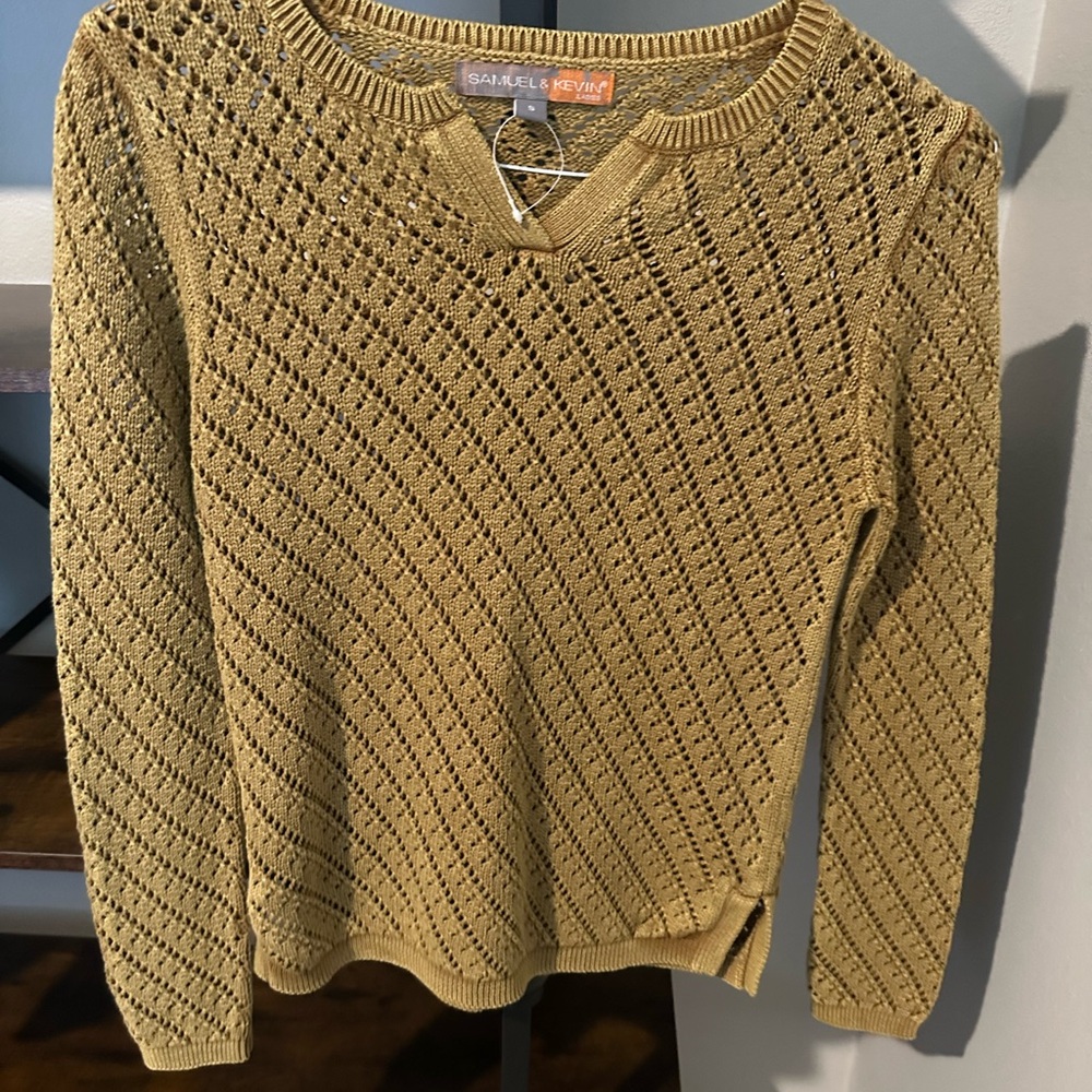 NWOT Samuel & Kevin Women's Gold Sweater SZ S